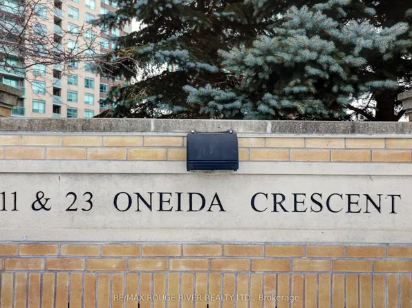 11 Oneida Cres, Richmond Hill, ON