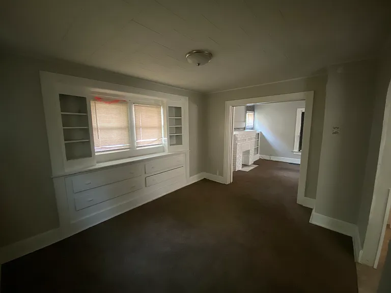 1110 Brown St — Photo 3