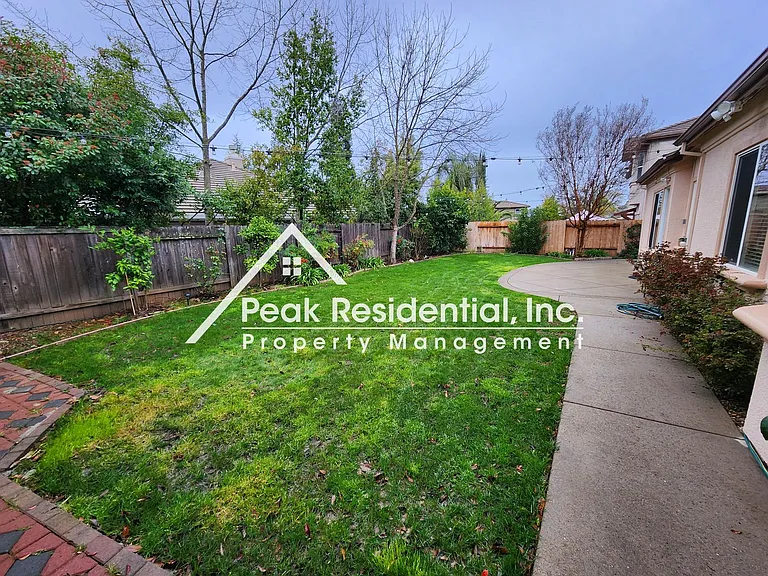 1044 Sandwick Way — Photo 36