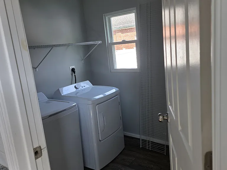 319 Washington St #1 — Photo 2
