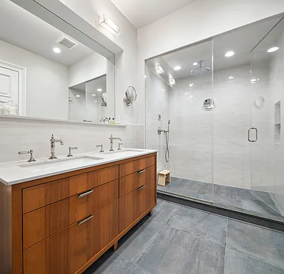 Sold by Compass | media 22