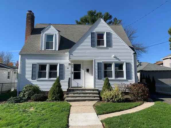 11 Erwin St, West Hartford, CT 06119