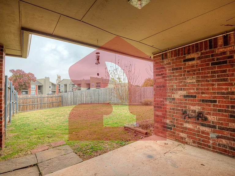 2711 Silvertree Dr — Photo 45