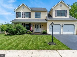 1301 Oak Tree Dr, Quakertown, PA 18951