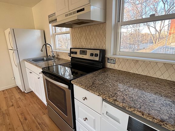 4th image of 1125 N Corona St #3