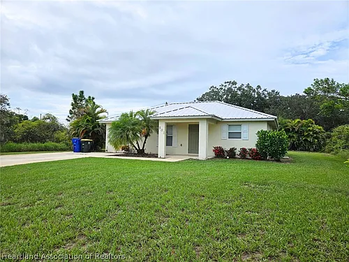 501 Briar Glen Rd Photo 1