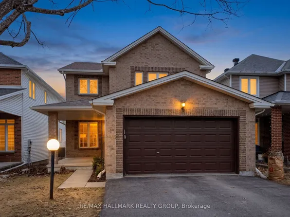 92 A Upney Dr, Ottawa, ON K2J 5H3