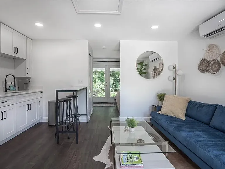 2410 Center Ave #2 — Photo 3