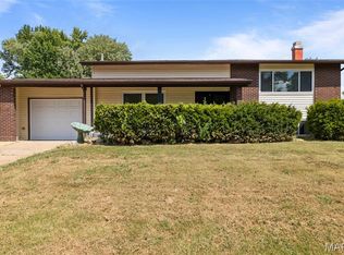 605 Sherwood Dr, Florissant, MO 63031