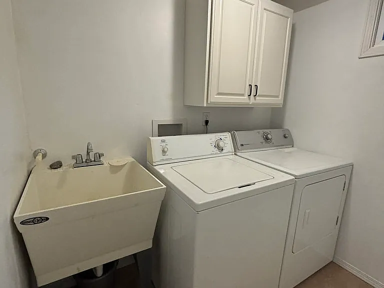 130 N Franklin Ave #2 — Photo 15