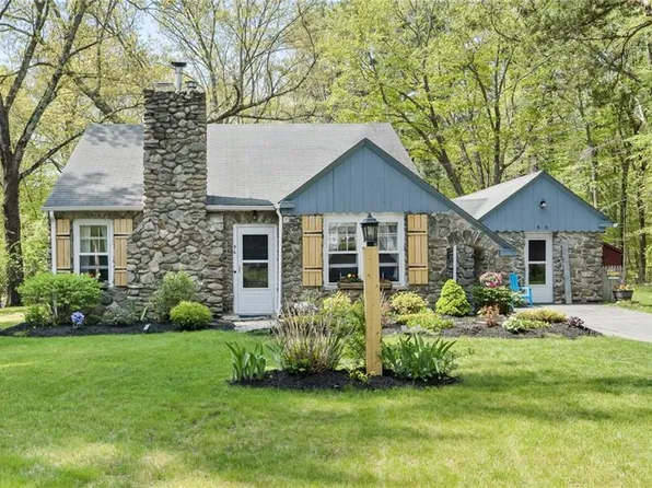 96 Pole Bridge Rd, Scituate, RI 02857