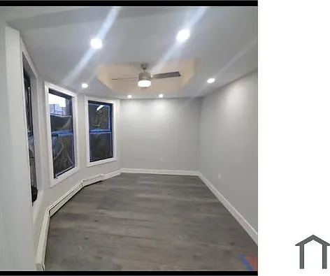 3 bed, 900 sqft, $3,464 — Photo 3