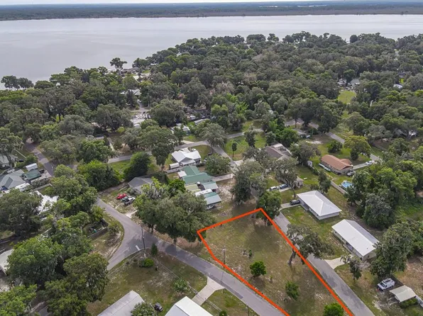 450 Cr, Lake Panasoffkee, FL 33538