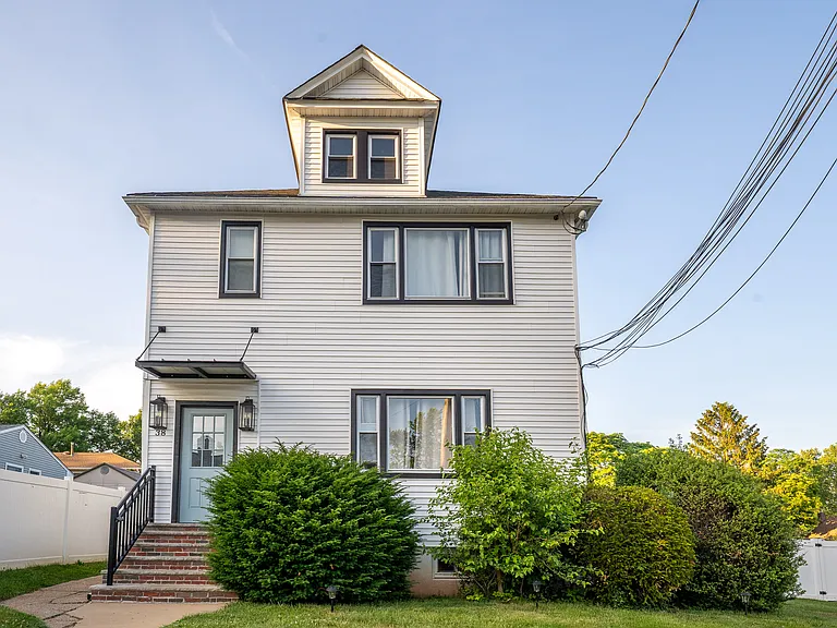 38 Lionel St #2 — Photo 13