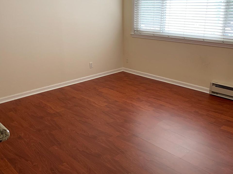 2nd image of 1615 Hudson St APT 107