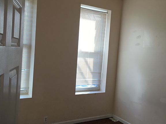 5th image of 3021 Iowa Ave #A