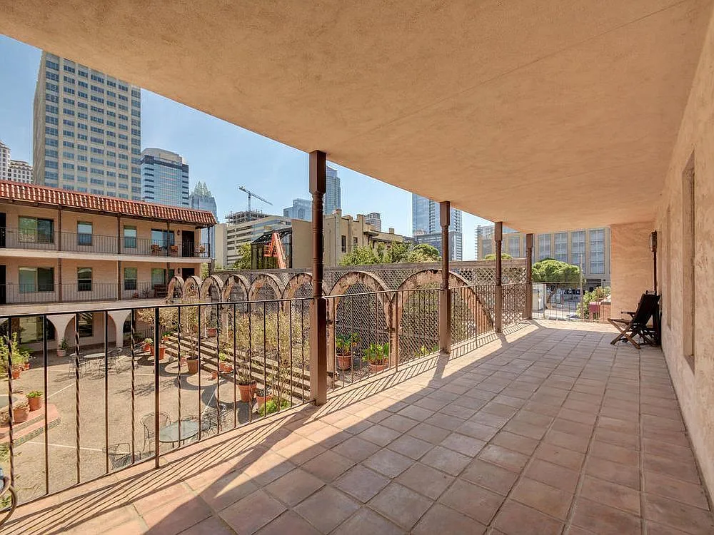 2 bed, 1.5 bath, 1011 sqft, $2,250 — Photo 4