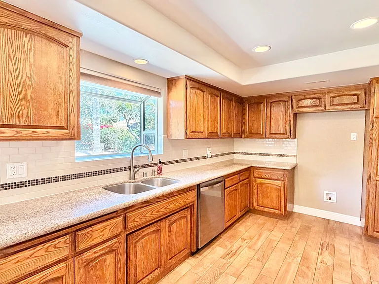 1537 McDonald Rd — Photo 11