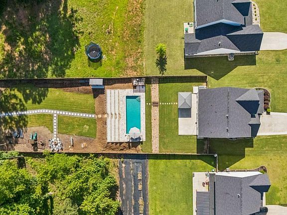 3rd image of 6168 Collins Rd