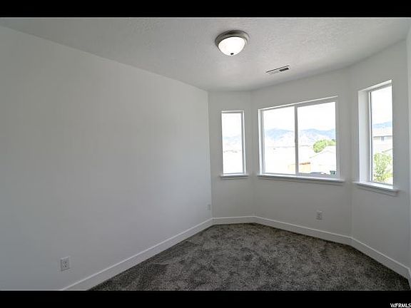 4th image of 722 Ry Ln