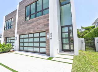 530 NE Wavecrest Way S, Boca Raton, FL 33432