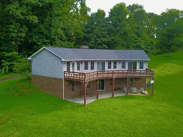 702 Apple Hill Ln, Fancy Gap, VA 24328