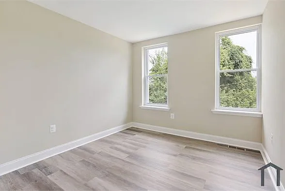 3447 Cottage Ave — Photo 9