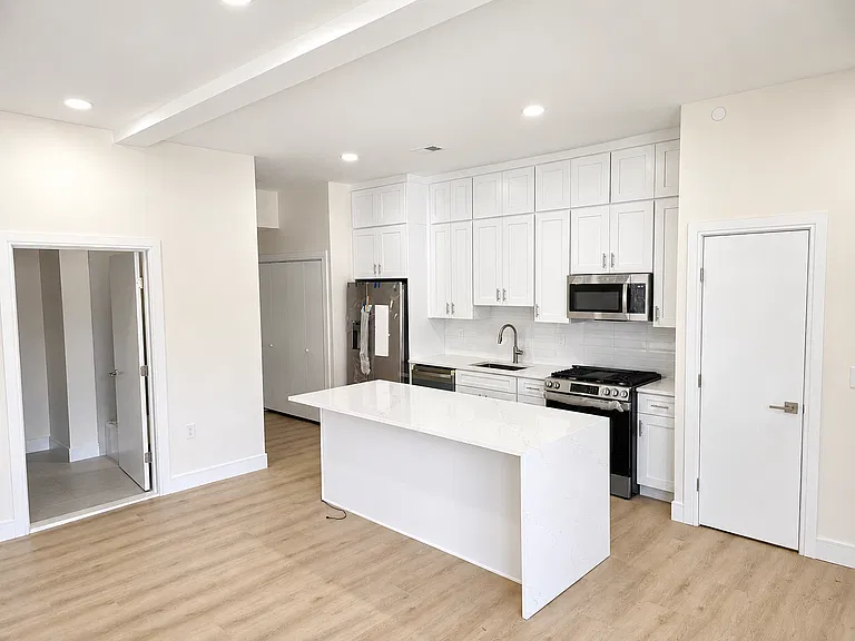281 Speedwell Ave #A — Photo 5