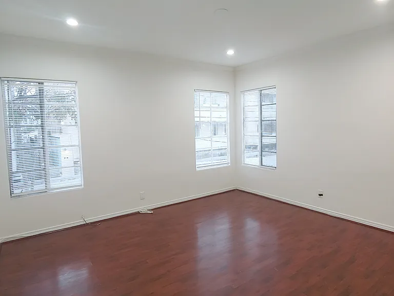1207 S La Cienega Blvd #D — Photo 2