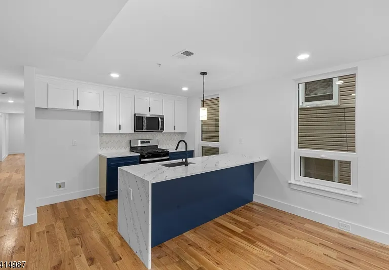 37 S 7th St #3 — Photo 11