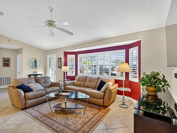 5th image of 1408 Travelers Palm Dr