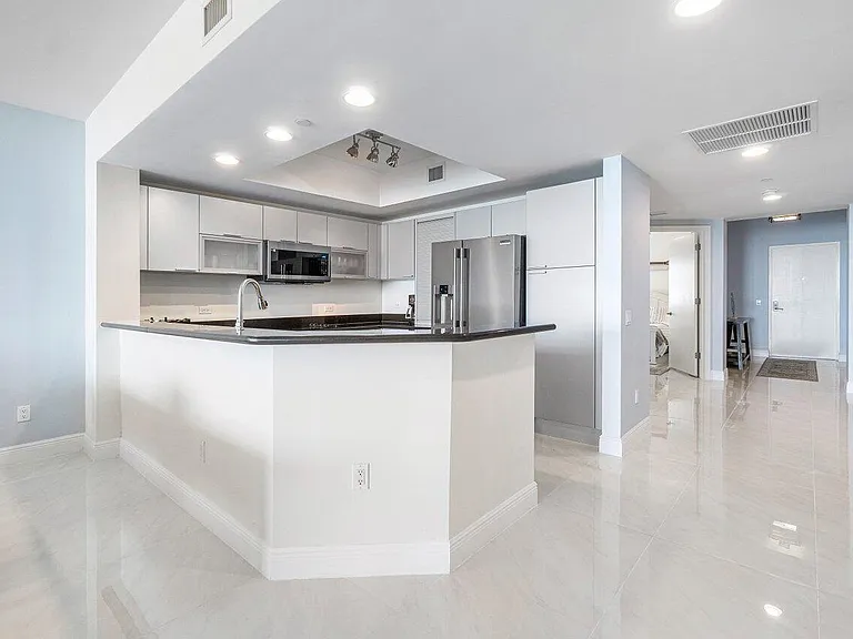 2650 Lake Shore Dr #1003 — Photo 10