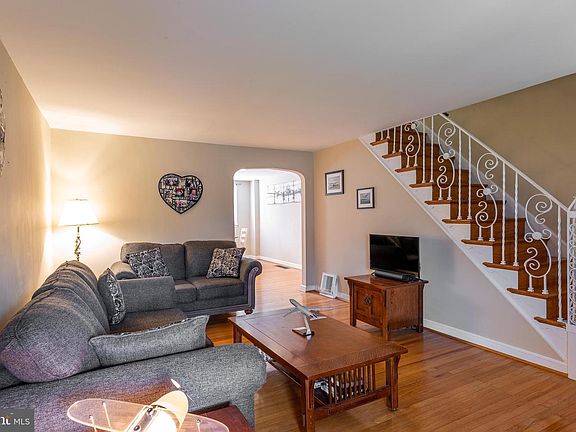 2nd image of 603 Crescent Dr