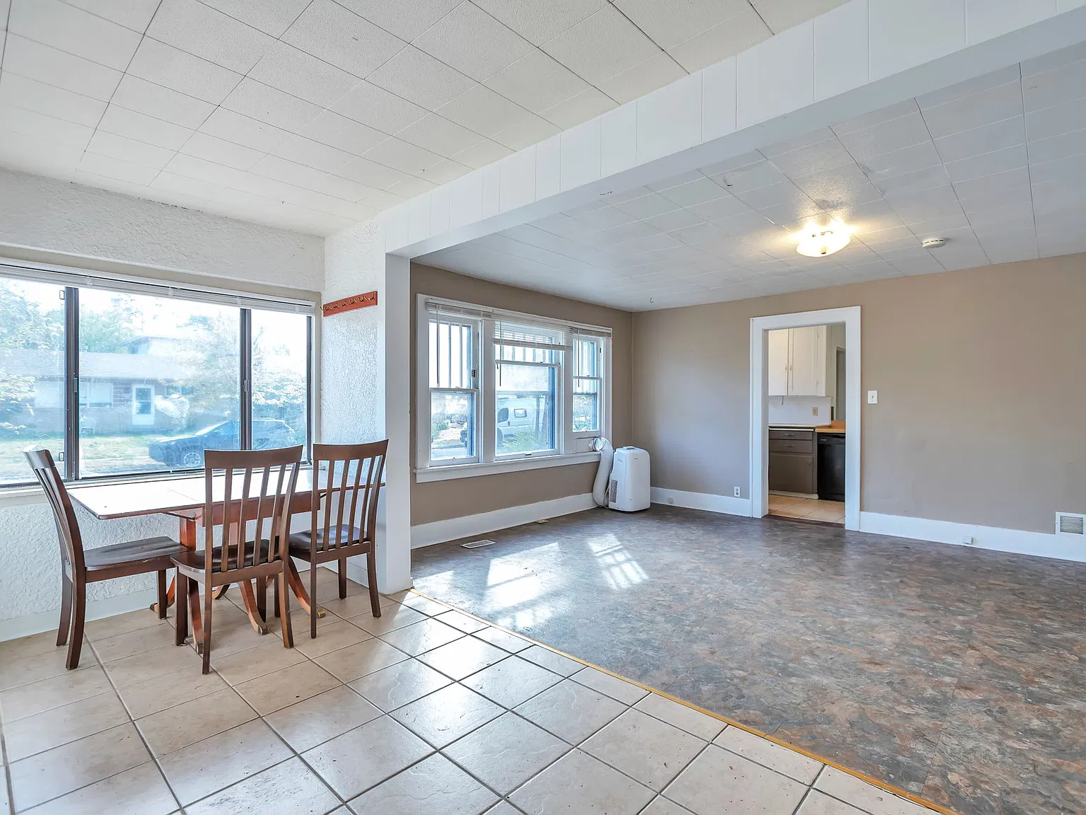 4 bed, 1700 sqft, $3,200 — Photo 3