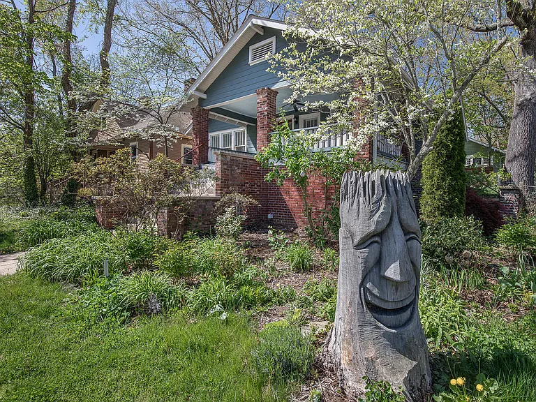 166 Flint St — Photo 2