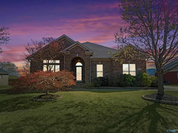 4502 Stone Park Cir, Owens Cross Roads, AL 35763