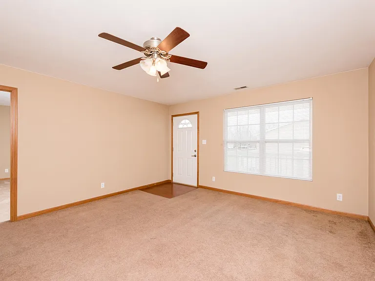 Emerald Pointe — Photo 15