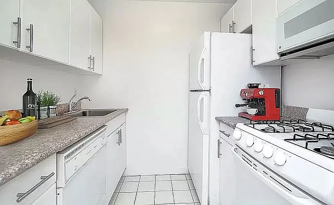 Rented by REAL New York | media 3
