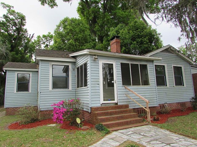 1st image of 8065 Oakwood St