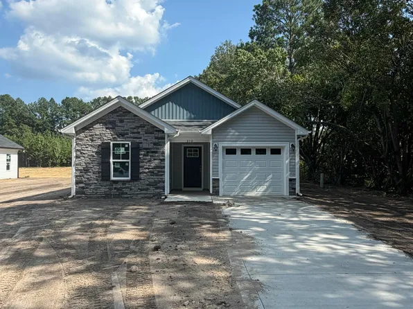310 E Howard Street, Roseboro, NC 28382