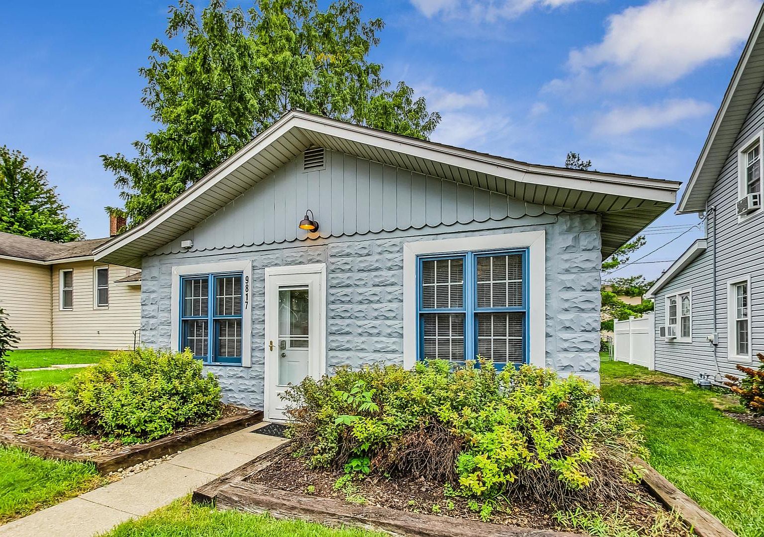 9817 Main St, Hebron, IL 60034 Zillow