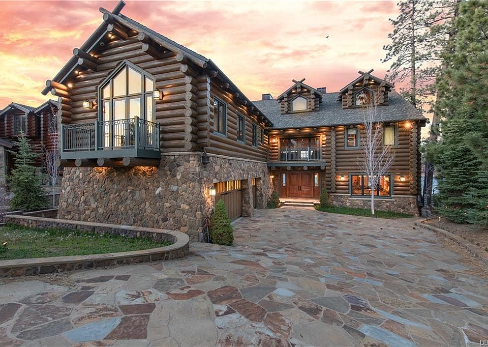 1st image of 663 Cove Dr