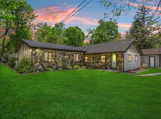 1 Davis Rd, Poughkeepsie, NY 12603