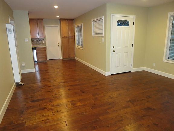 4th image of 3109 Butte St