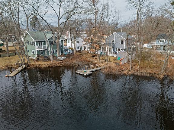 3rd image of 9 Oliver Rd