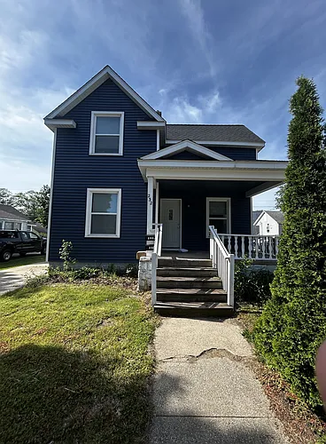 3 bed, 1.0 bath, $1,700 Photo 1