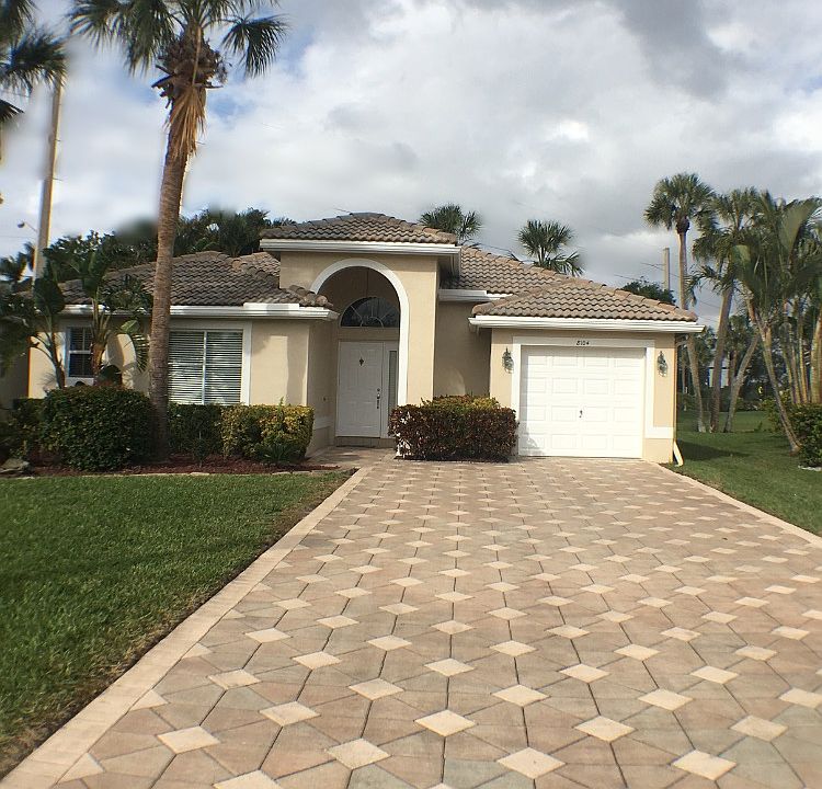 1st image of 8104 Palm Gate Dr