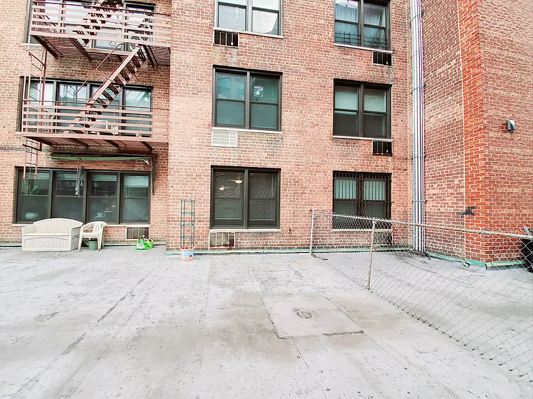 60 Turner Pl #1S — Photo 6