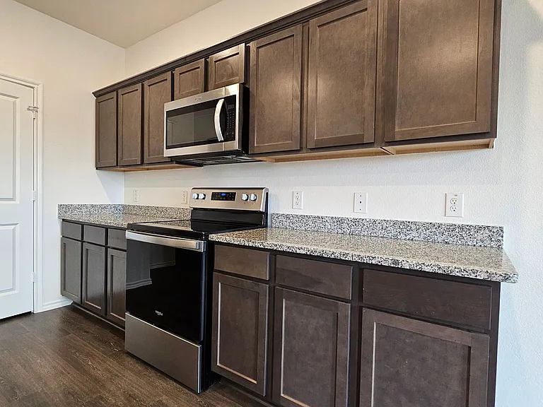 813 Fueller Dr — Photo 18
