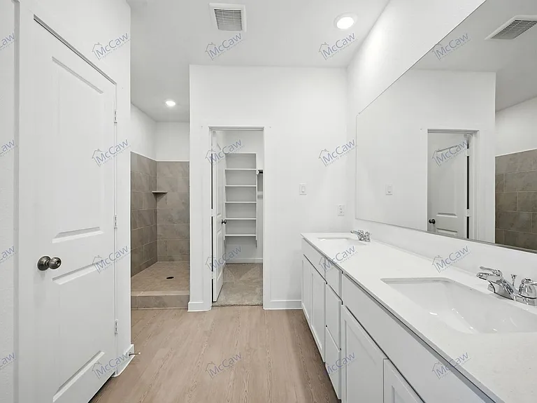 1813 Spruce Cir — Photo 16
